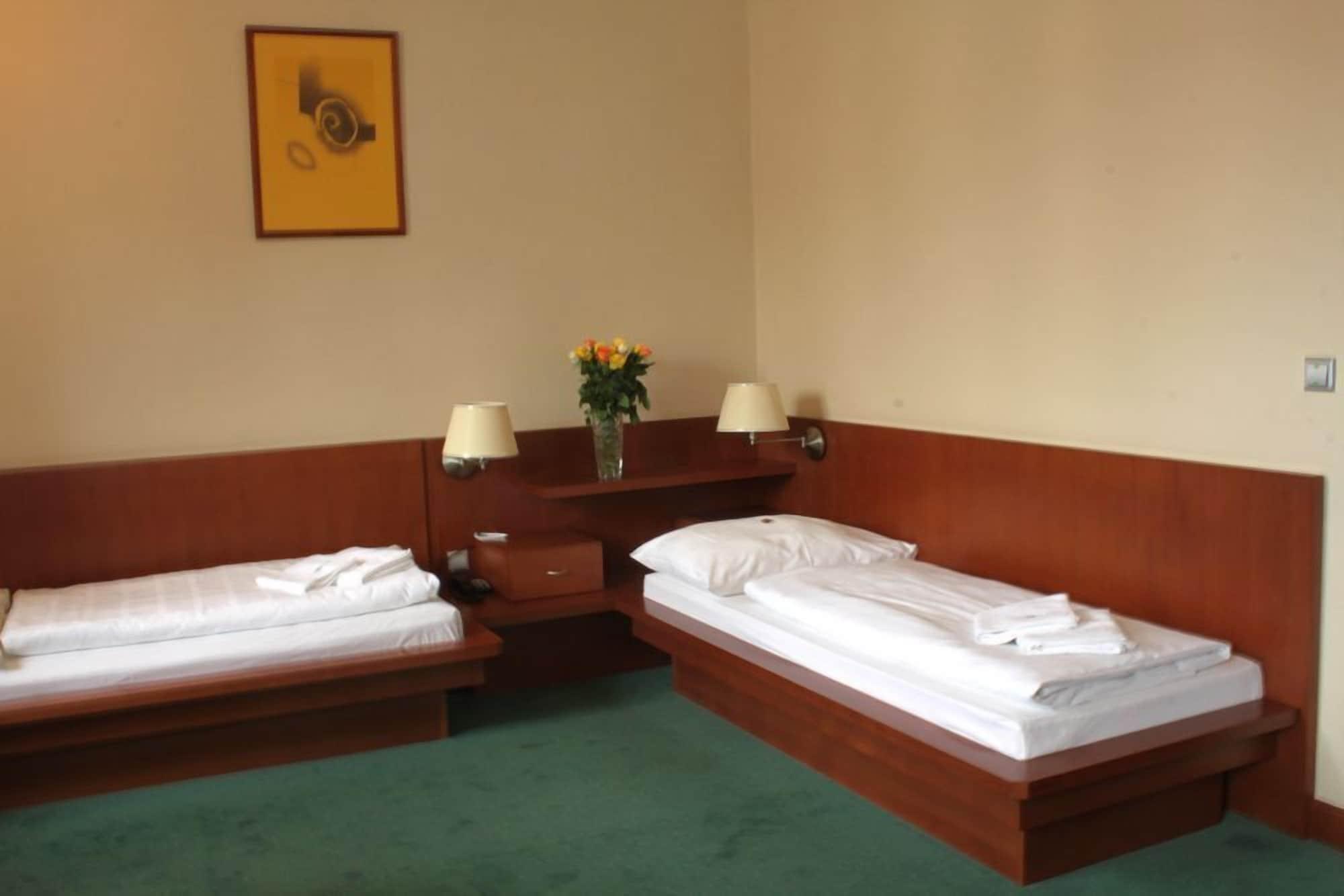 Hotel Popelka Прага Екстериор снимка