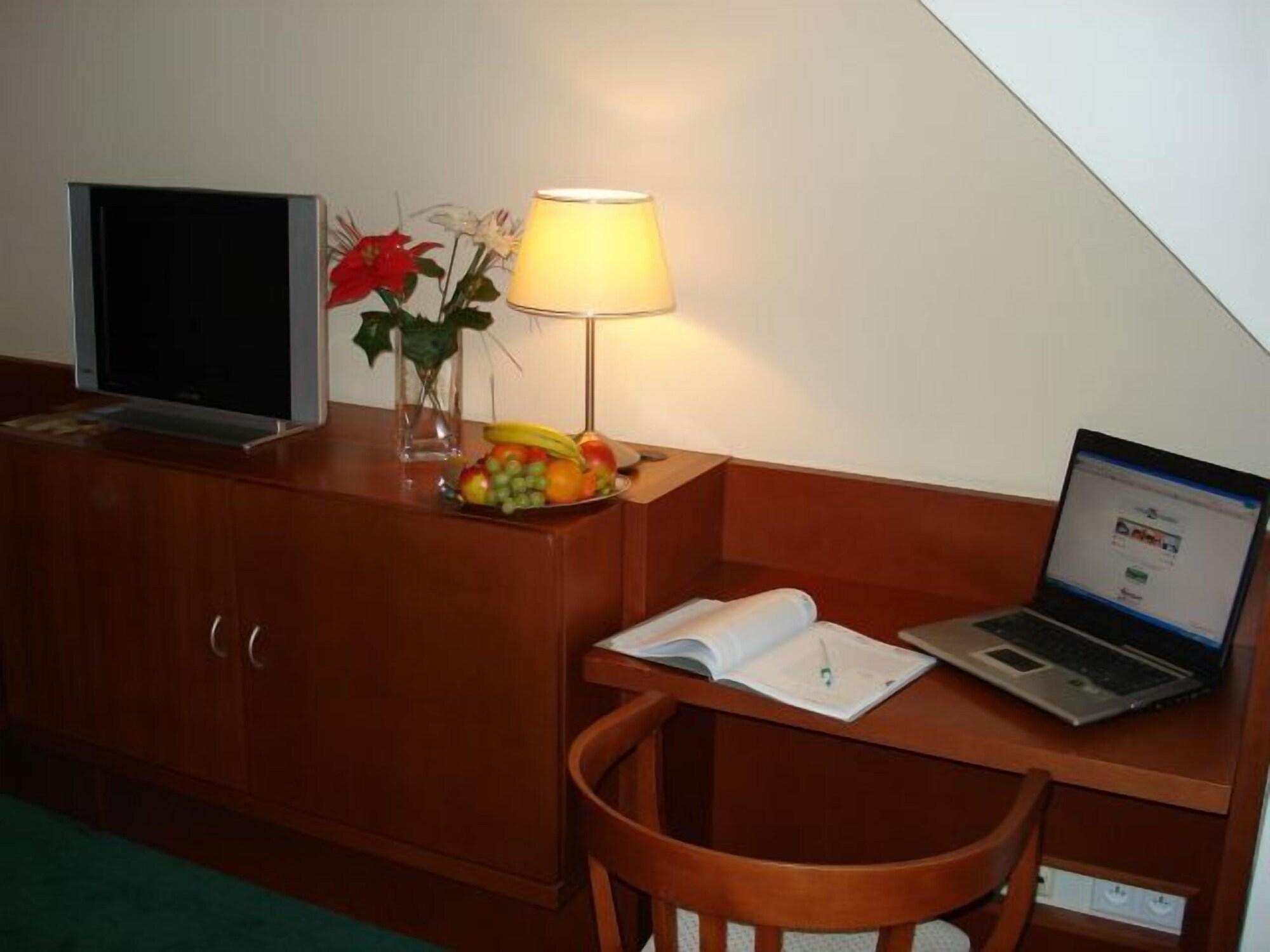Hotel Popelka Прага Екстериор снимка