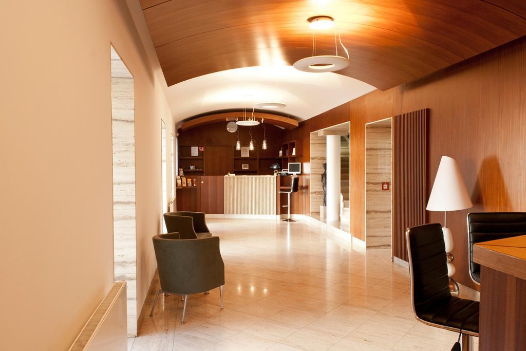 Hotel Popelka Прага Екстериор снимка