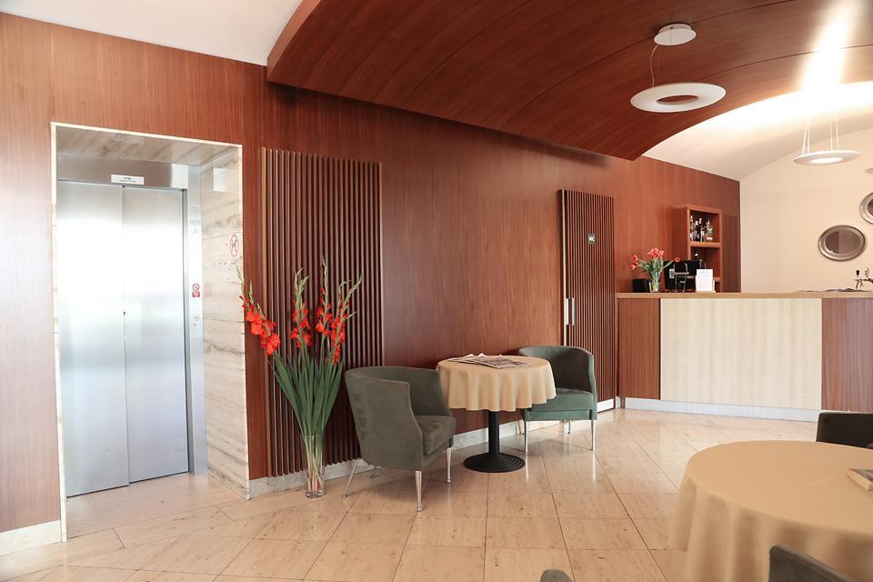 Hotel Popelka Прага Екстериор снимка