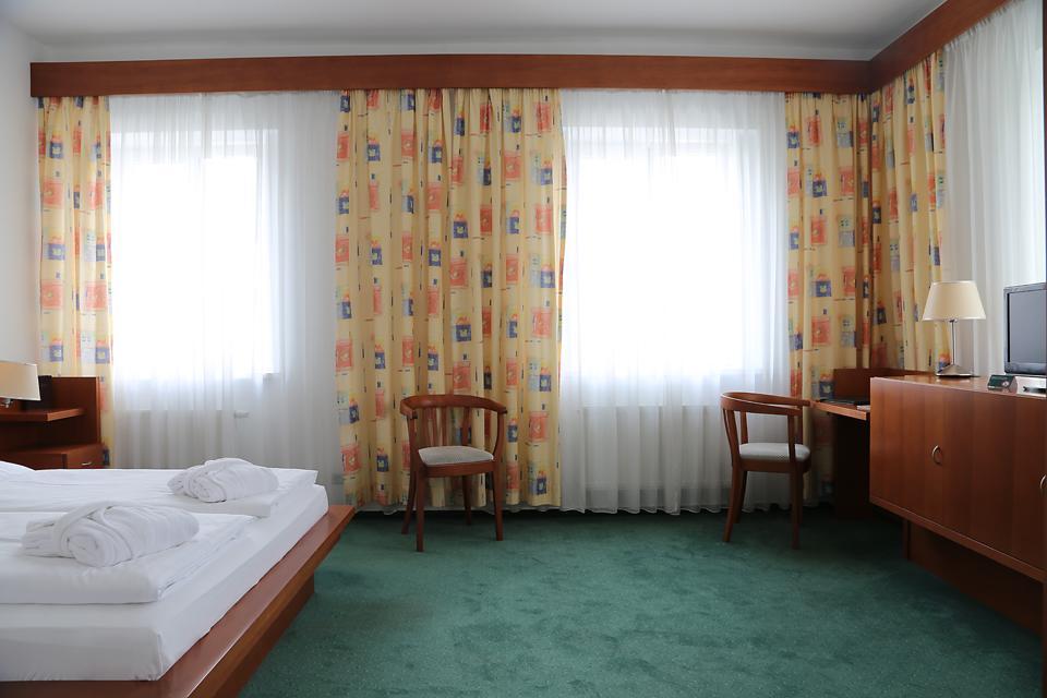 Hotel Popelka Прага Екстериор снимка