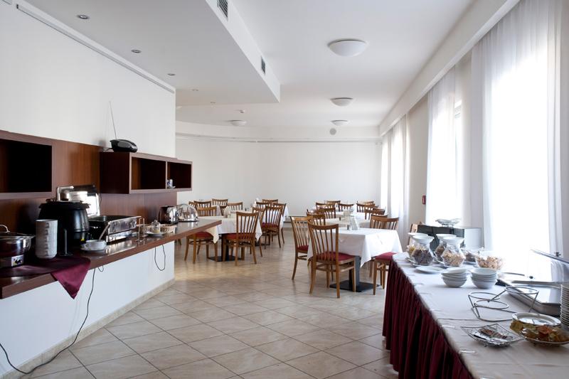 Hotel Popelka Прага Екстериор снимка
