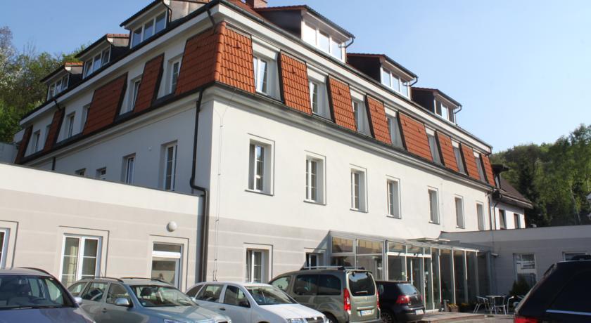 Hotel Popelka Прага Екстериор снимка