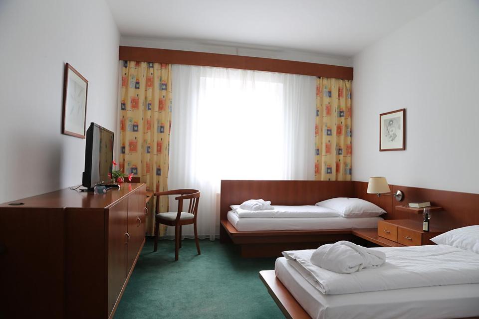 Hotel Popelka Прага Екстериор снимка