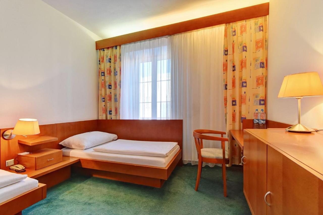 Hotel Popelka Прага Екстериор снимка